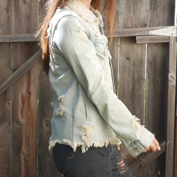 UNIF Fornever Light-Wash Denim Jacket - Picture 4 of 8